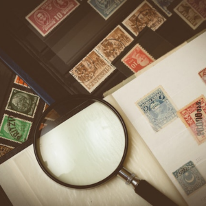 Les secrets des experts pour réussir la vente de vos timbres